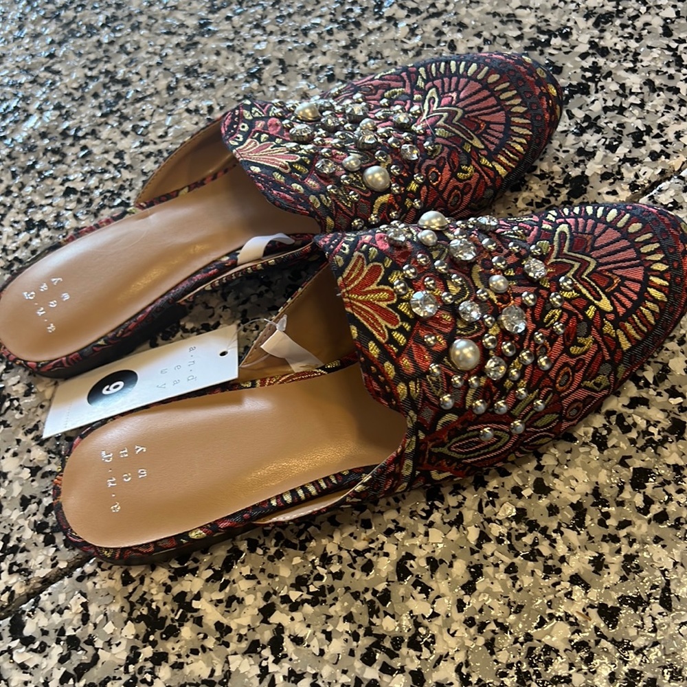 NWT ! Target slides size 9
